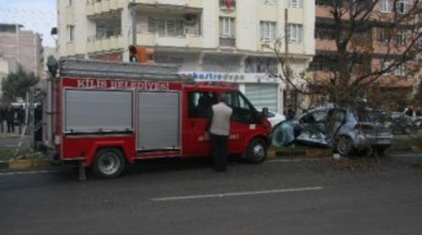 İtfaiye Aracı İle Otomobil &Ccedil;arpıştı: 2 Yaralı