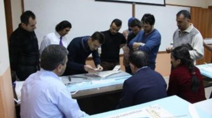 &Ouml;ğretim Elamanları Model U&ccedil;ak Kursuna Katıldı