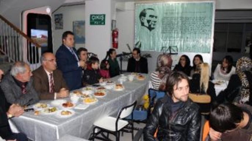 G&uuml;m&uuml;şhane Gen&ccedil;lik Merkezinde Herfene Gecesi