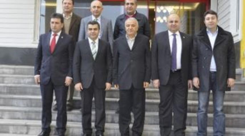 Vali Orhan D&uuml;zg&uuml;n&rsquo;den Kayserispor&rsquo;a Moral Ziyareti