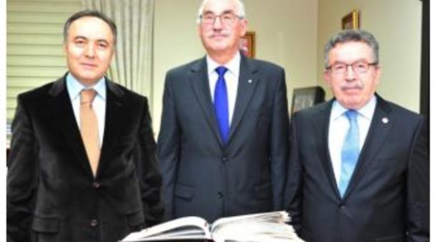 B&uuml;y&uuml;kel&ccedil;ilerden Vali Altıparmak&rsquo;a Ziyaret