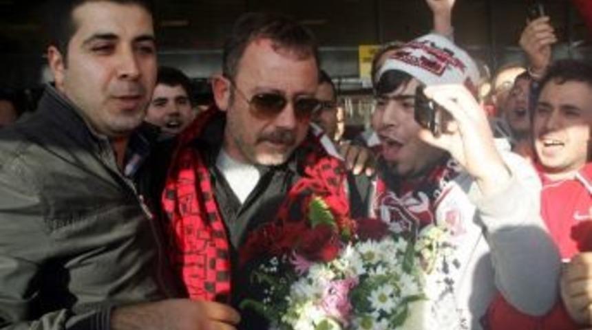 Sergen Yal&ccedil;ın&rsquo;a G&ouml;rkemli Karşılama