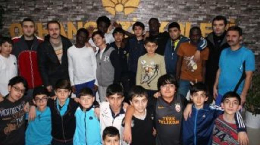 Afrikalı &Ouml;ğretmen Adayları Boz&uuml;y&uuml;k'e Geldi