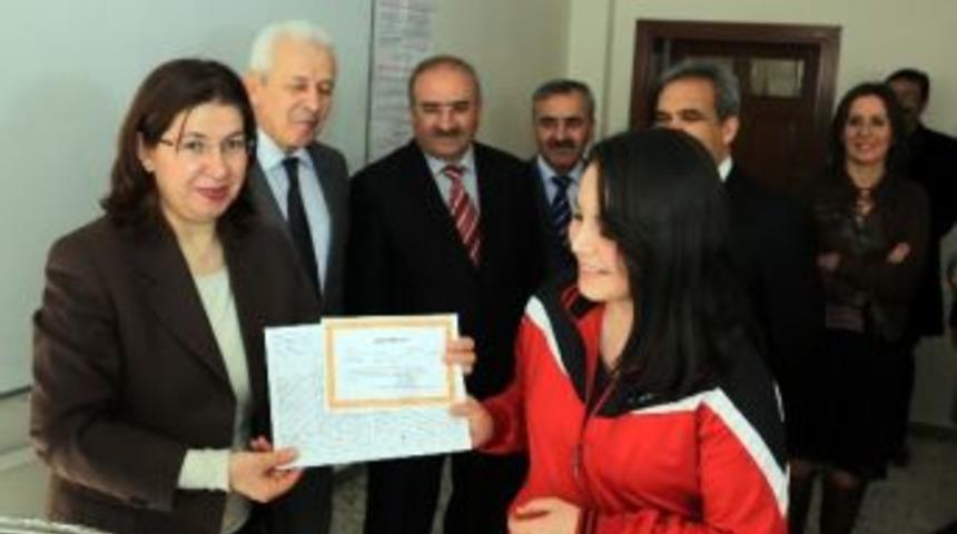 Talas'ta &Ouml;ğrencilerin Karne Heyecanı