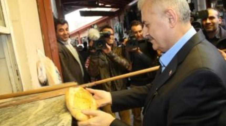 Binali Yıldırım Fırından Ekmek &Ccedil;ıkardı