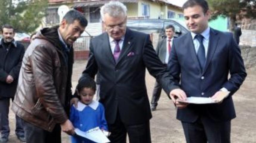 &Ccedil;ankırı Polisinden &Ouml;ğrencilere Karne Hediyesi