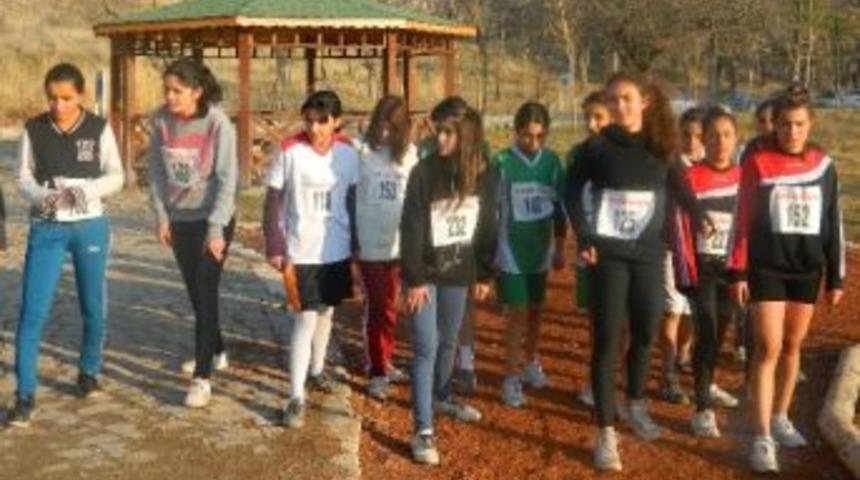 Atletizm Milli Takım Se&ccedil;melerine 3 Sporcu Davet Edildi