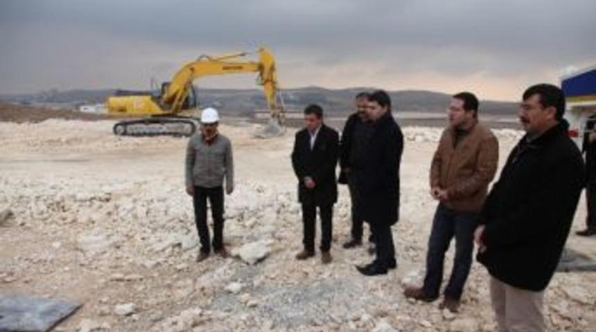 Vali Vekili Se&ccedil;ilmiş, Okul İnşaatlarını İnceledi