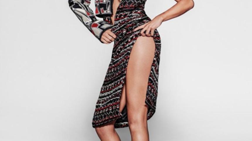 Adriana Lima Vogue'a kapak kızı oldu