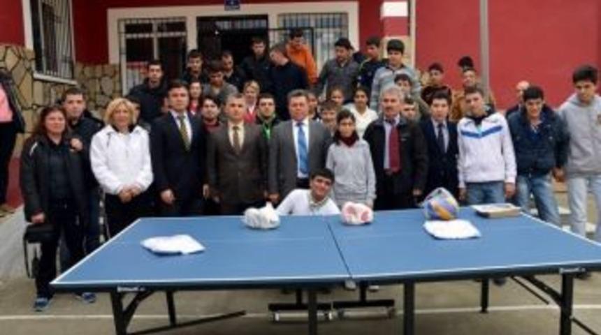 Gen&ccedil;lik Hizmetleri Ve Spor İl M&uuml;d&uuml;r&uuml; Akın&rsquo;dan &Ouml;zel &Ouml;ğrencilere Ziyaret