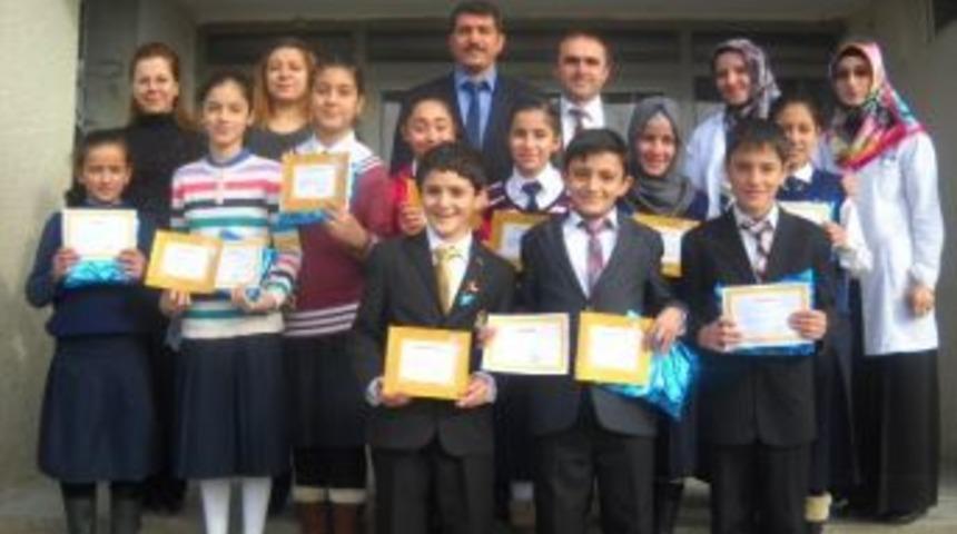 Tercan İmam Hatip Ortaokulunda Karne Sevinci