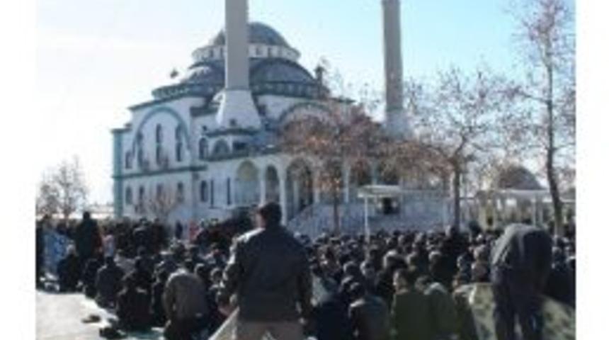 &lsquo;şehir Mezarlığı Camisi Genişletilmeli&rsquo;