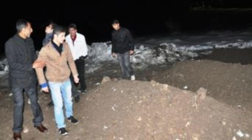 Kayseri'deki Kazada &Ouml;len Anne Ve 2 &Ccedil;ocuğunun Cenazeleri Defnedildi