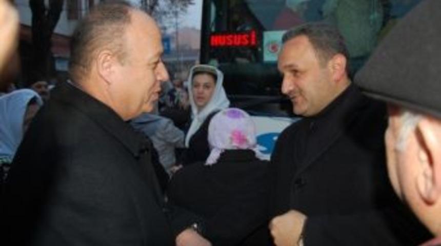 Azdavay Belediyesi 30 Kişiyi Umreye G&ouml;nderdi