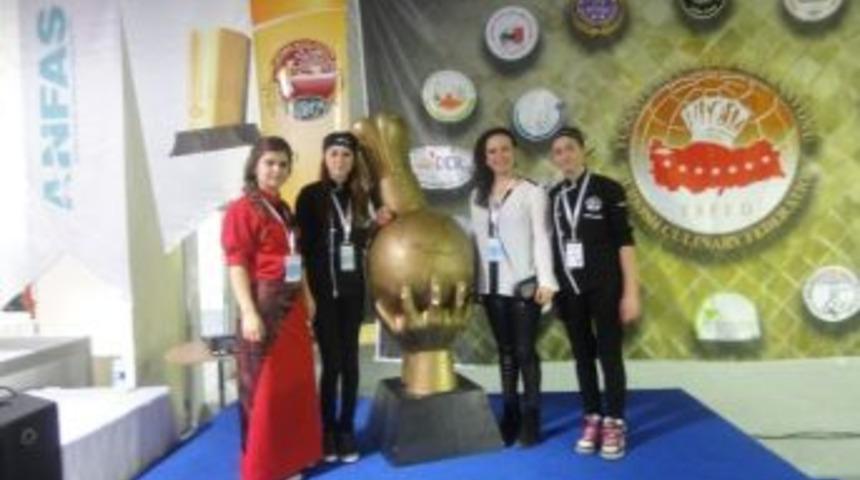 Altın Kep Birincisi Kız Meslek Lisesi Oldu