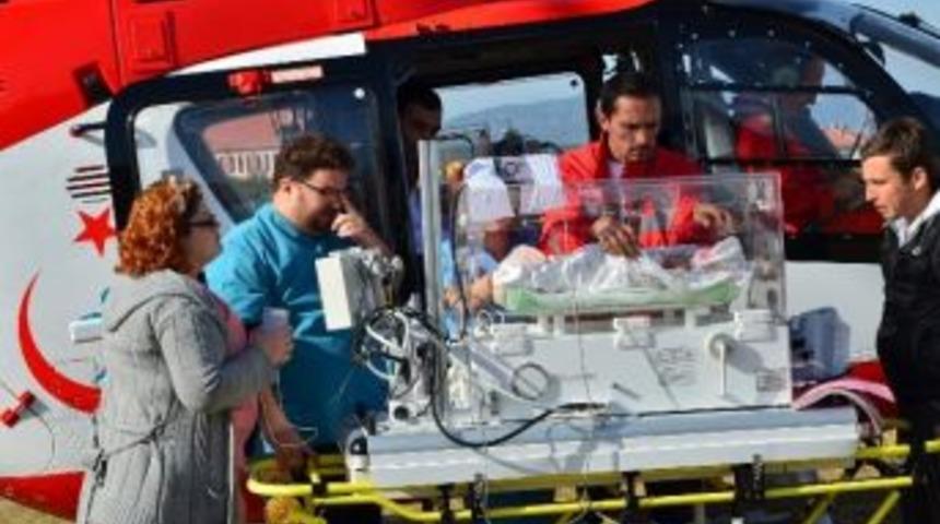 Ambulans Helikopter Ayşe Bebeği Yaşatmak İ&ccedil;in Havalandı