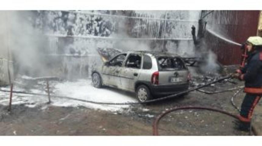 Barakada &Ccedil;ıkan Yangın Mahalleliyi Korkuttu