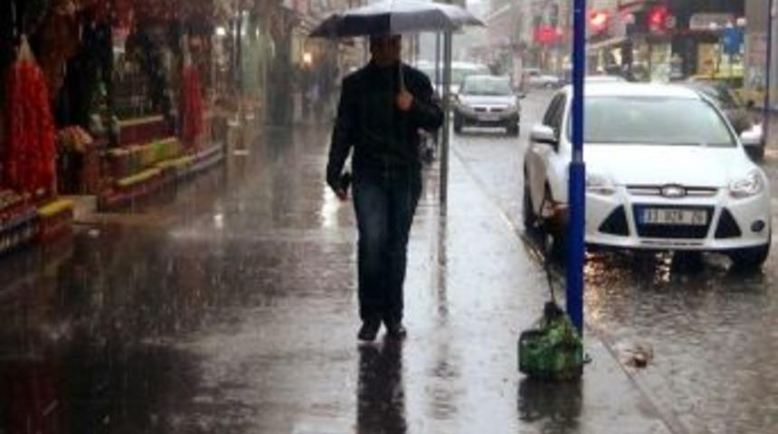 Mersinliler Uzun Aradan Sonra Yağmuru G&ouml;rd&uuml;