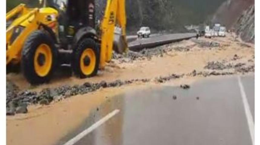 K&ouml;yceğiz&rsquo;de Duble Yolu Sel Aldı