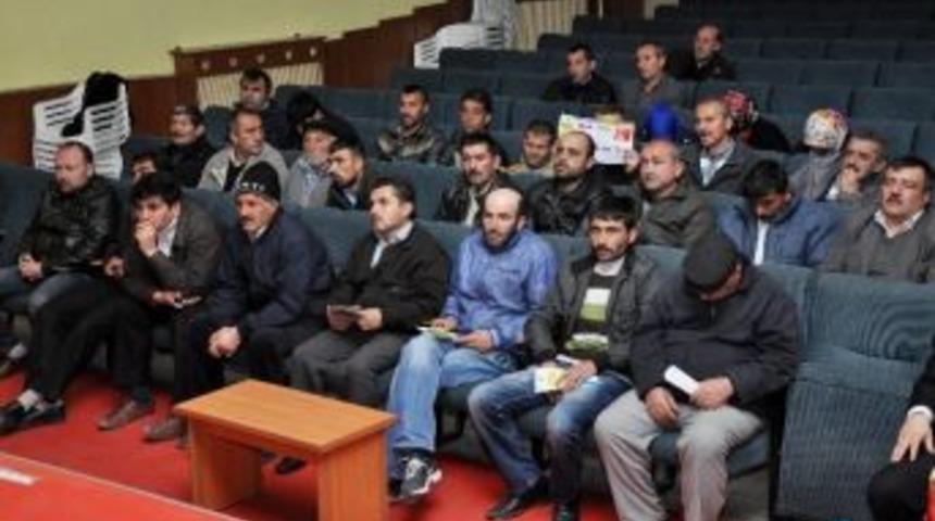 Aksaray'da H&uuml;k&uuml;ml&uuml;lere Aile İ&ccedil;i İletişim Semineri