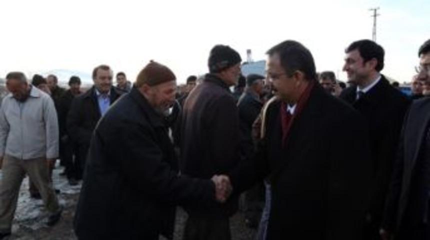 B&uuml;y&uuml;kşehir Belediye Başkanı &Ouml;zhaseki, Pınarbaşı'nın K&ouml;ylerini Gezdi