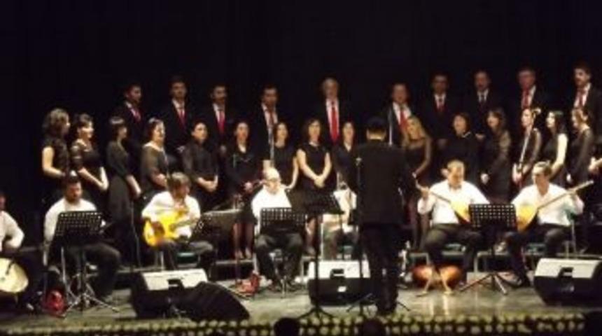 Eskişehir'de T&uuml;rk Halk M&uuml;ziği Korosu Konseri