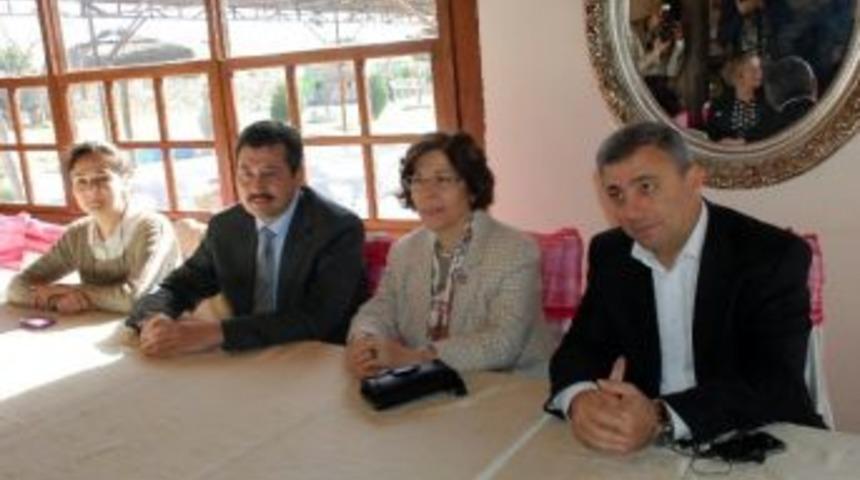 Ak Parti'li Öyüş'ten Didim Adayı Döver'e Destek