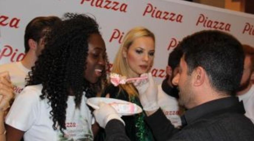 (&ouml;zel Haber) Bu Da Kayserili Naomı Campbell