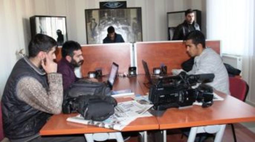 Van Tso Binasında A&ccedil;ılan Basın Merkezine Medya &Ccedil;alışanlarından Yoğun İlgi