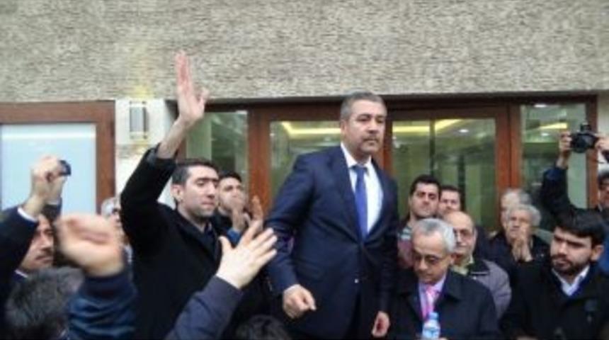 Belediye Başkan Adaylığı İptal Edilen Soydan, Eylem Yaptı