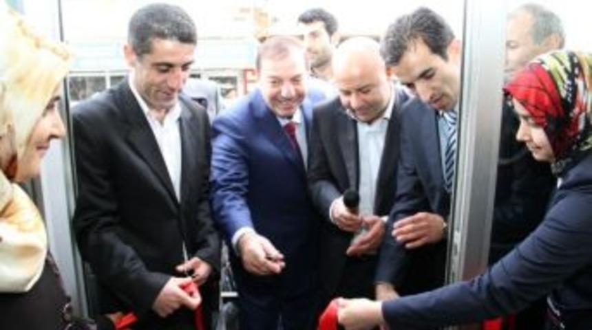 Ak Parti'nin Esenyurt Se&ccedil;im B&uuml;roları A&ccedil;ıldı