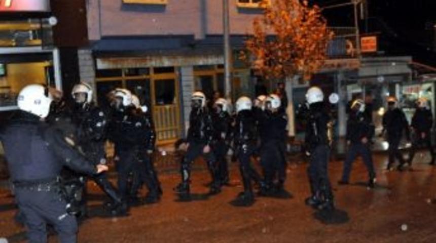 Tunceli&rsquo;de Bayan Garson &Ccedil;alıştıran Birahaneye Saldırı