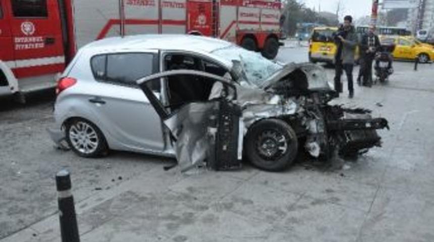 Şişli'de Trafik Kazası: 4 Yaralı
