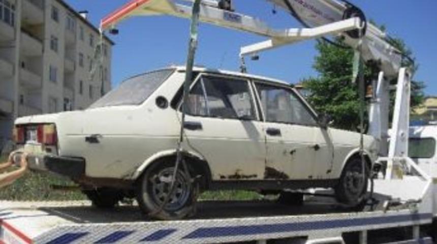 İzmit&rsquo;te Hurda Ara&ccedil;lar Toplanıyor