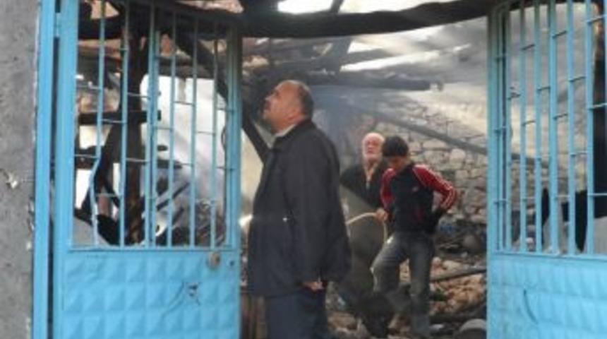 Evi Yanan vatandaş için yardım hesabı açıldı