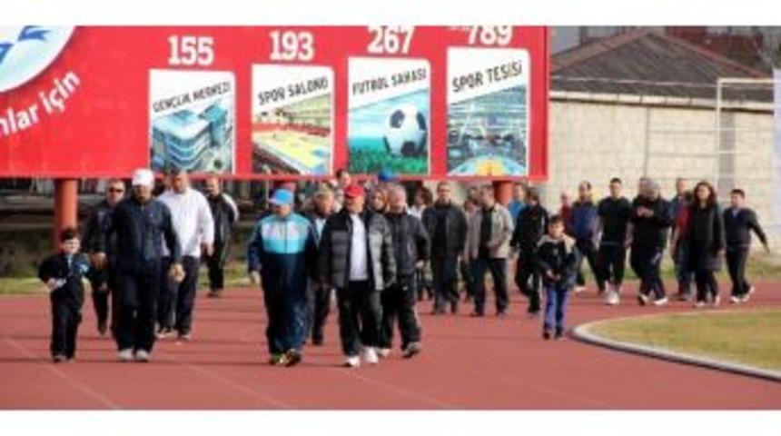 Sağlık &Ccedil;alışanları, Sağlıklı Olmak İ&ccedil;in Y&uuml;r&uuml;d&uuml;