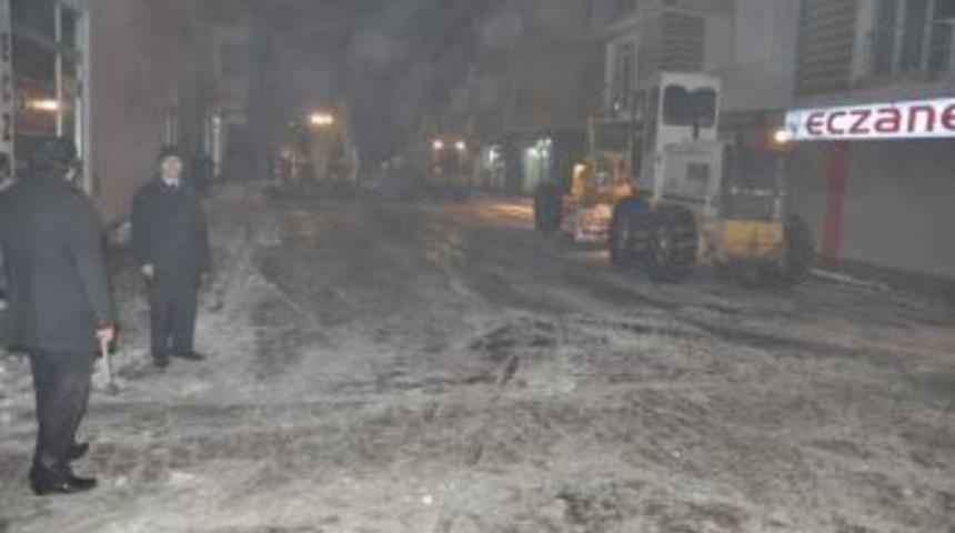 Kar Temizliği Sabahın İlk Işıklarına Kadar S&uuml;rd&uuml;