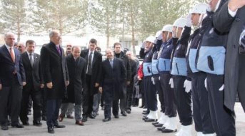 İ&ccedil;işleri Bakanı Ala, Erzurum B&uuml;y&uuml;kşehir Belediyesini Ziyaret Etti