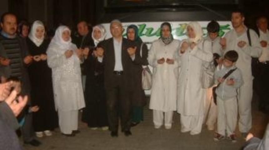 Burhaniye&rsquo;de &Ouml;ğretmen Ve &Ouml;ğrenciler Umreye Gitti