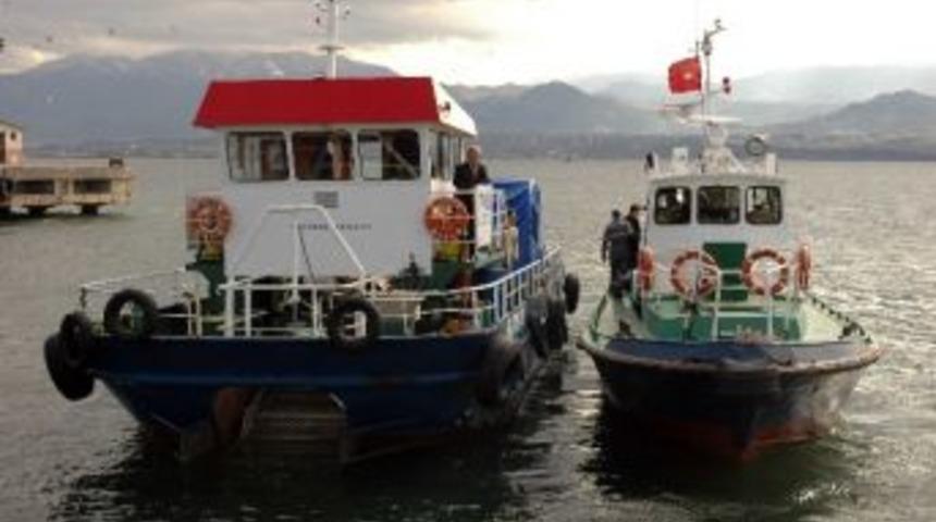 İzmit K&ouml;rfezi Her G&uuml;n Temizleniyor