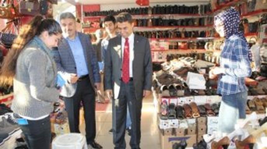 Sever Esnaf Gezisini S&uuml;rd&uuml;r&uuml;yor