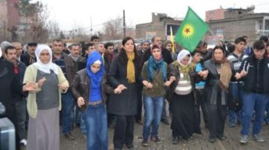 Batman'da Suriye'deki K&uuml;rtler İ&ccedil;in Y&uuml;r&uuml;y&uuml;ş D&uuml;zenlendi