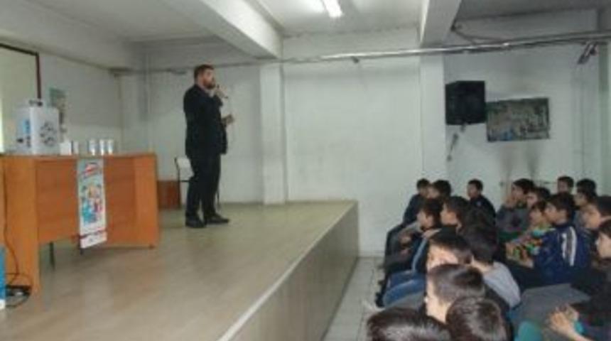 İmam Hatip &Ouml;ğrencileri Yetimlere Destek Verdi