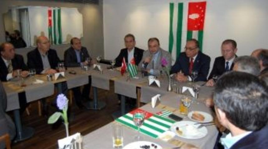 T&uuml;rkiye Ahbaz Dernekleri Federasyonu Eskişehir Basını İle Tanıştı