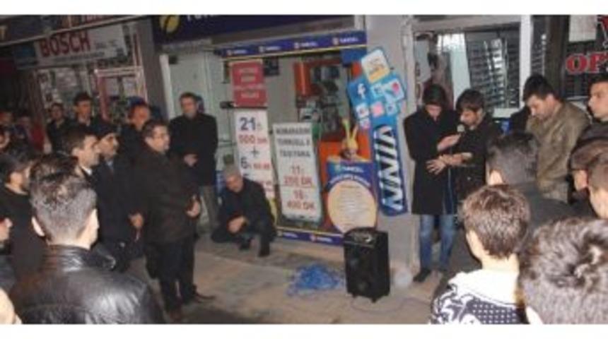 İstanbul&rsquo;da Mhp Se&ccedil;im B&uuml;rosuna Yapılan Saldırı