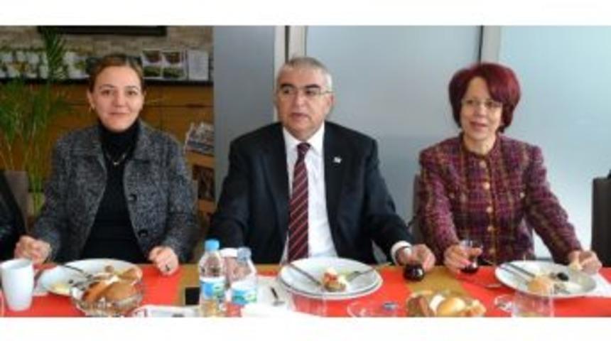 &Ccedil;orlu Belediye Başkanı &Uuml;nal Baysan Gazetecilerle Kahvaltıda Buluştu
