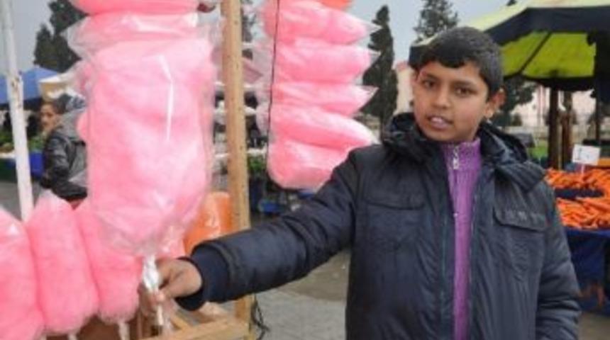 Karnesini Aldı, Pazarda &Ccedil;alışmaya Başladı