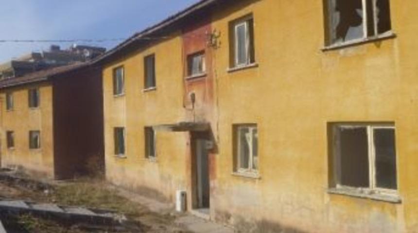 Metruk Binalar Alkol&uuml;klerin Mekanı Haline Geldi