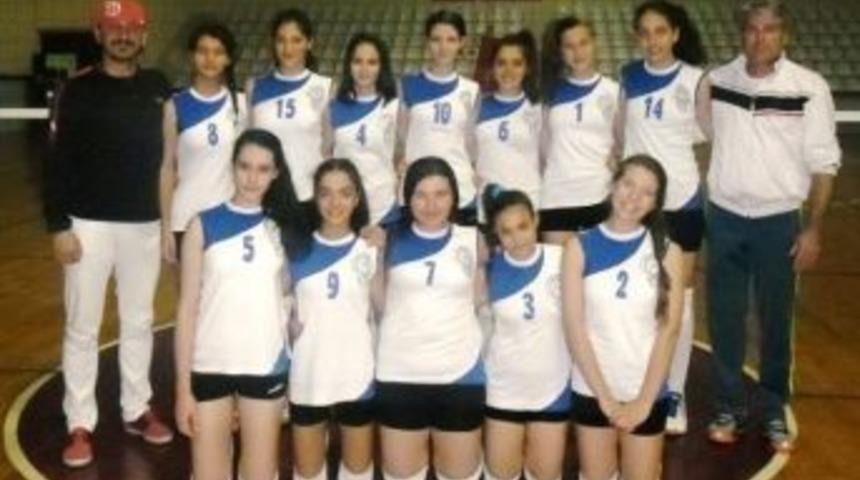 &Ouml;demişli İki Gen&ccedil; Voleybolcu Milli Takım'da