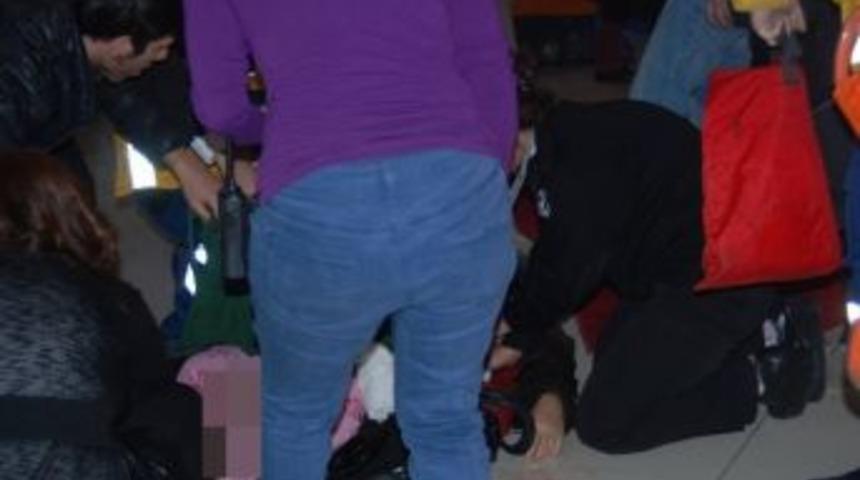 (&ouml;zel Haber) Boşanmak İsteyen Eşini Avm&rsquo;nin Ortasında Bı&ccedil;akladı